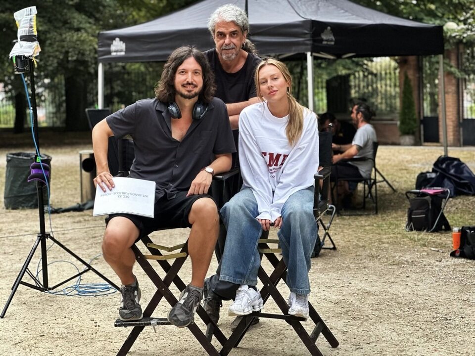 Polo Menárguez, Fernando León De Aranoa y Ester Expósito en el rodaje de 'El talento'