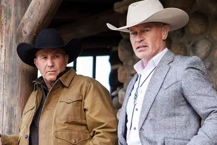 Kevin Costner y Neal McDonough en una escena de Yellowstone