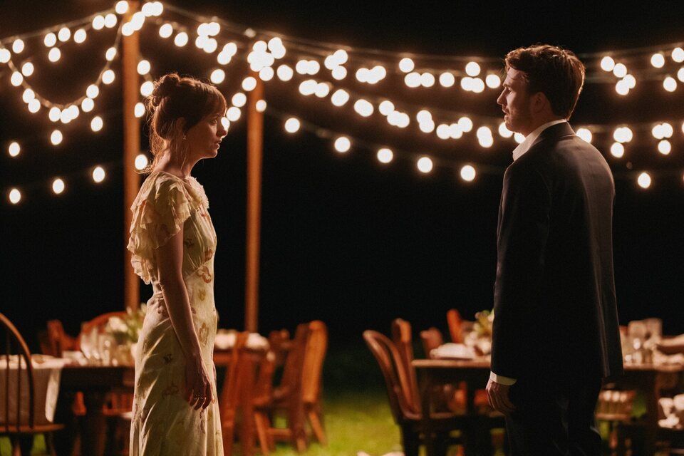 Dakota Johnson y Chris Evans en 'Materialistas'