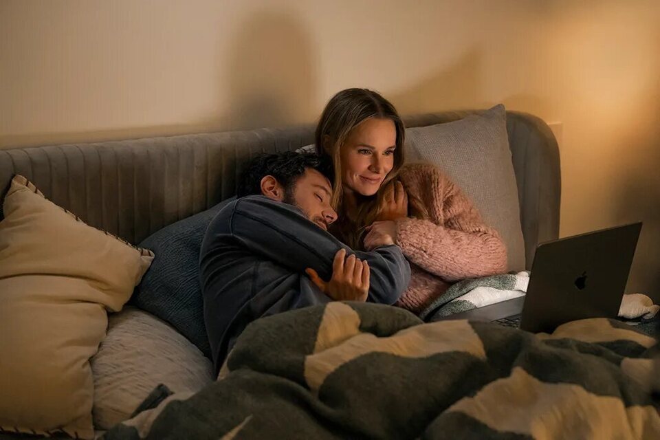 Noah y Joanne en 'Nadie quiere esto'