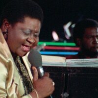 Una mano sola no aplaude