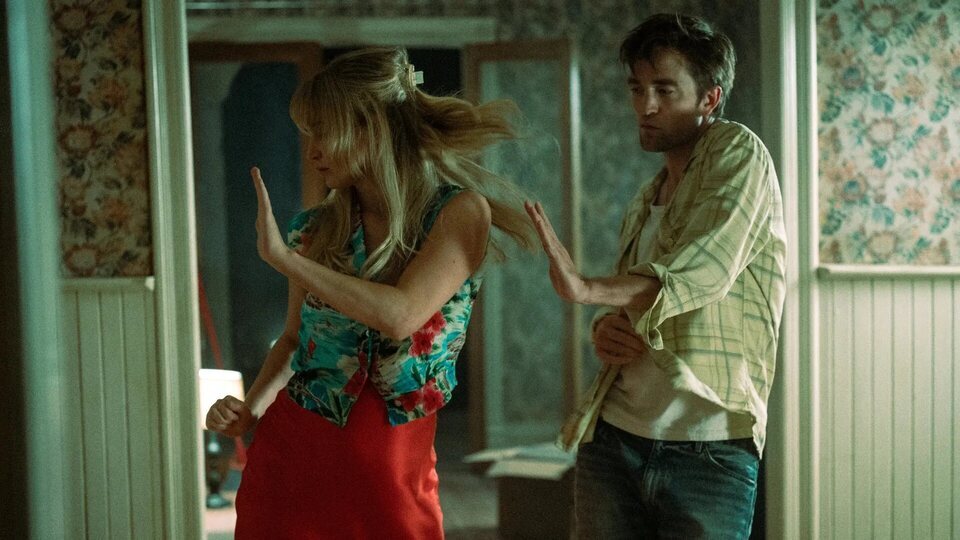 Jennifer Lawrence y Robert Pattinson en 'Die, My Love' 