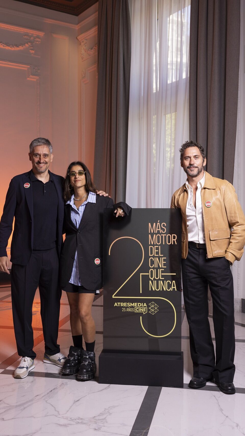 Marcel Barrena, Carolina Yuste y Paco León en los 25 años de Atresmedia Cine