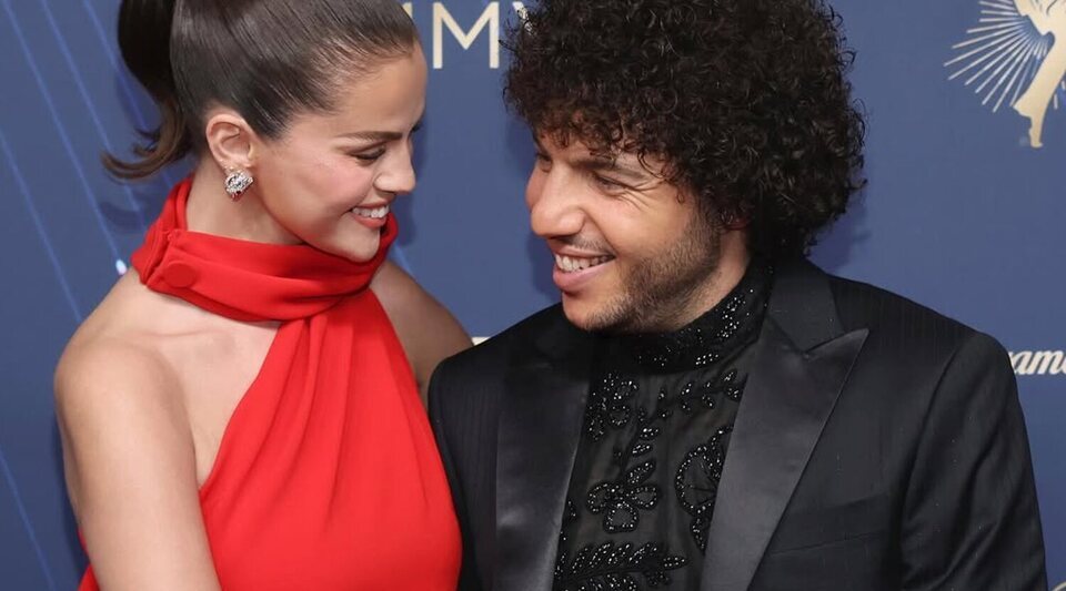 Selena Gomez y Benny Blanco en los Emmy