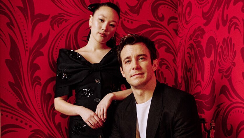 Yerin Ha y Luke Thompson