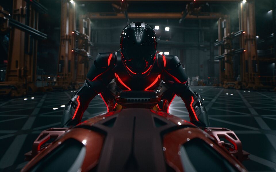 'TRON: Ares' falla al intentar establecer una historia