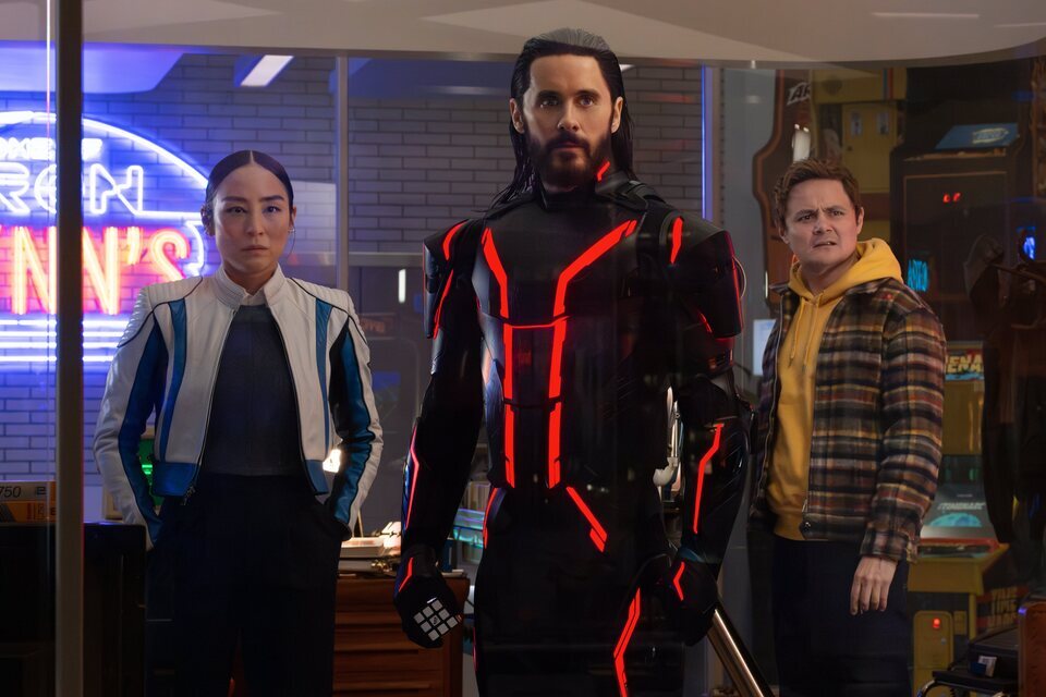 La crítica destaca a Greta Lee en 'TRON: Ares'