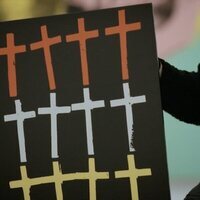 Warhol-Vijande: Más que pistolas, cuchillos y cruces