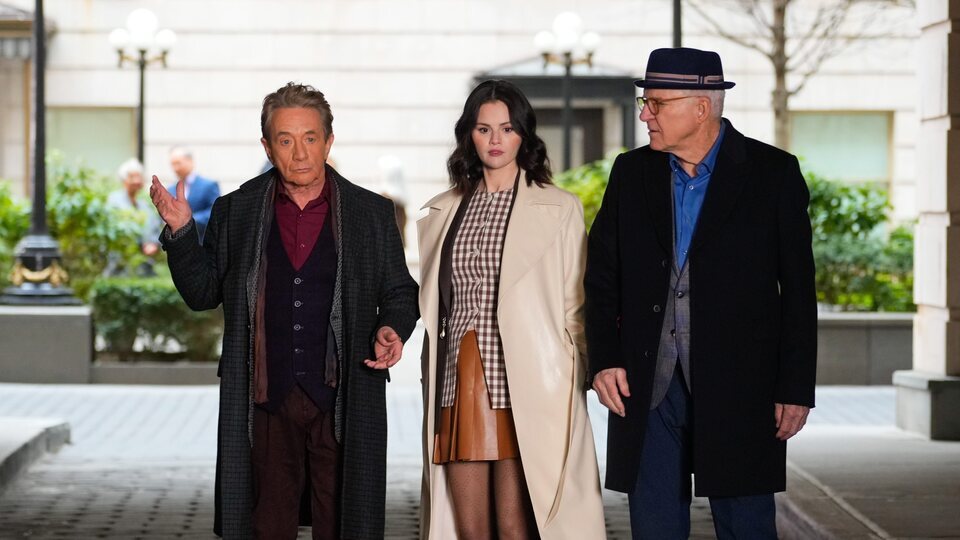 Oliver Putnam, Mabel Mora y Charles-Haden Savage en 'Solo asesinatos en el edificio'