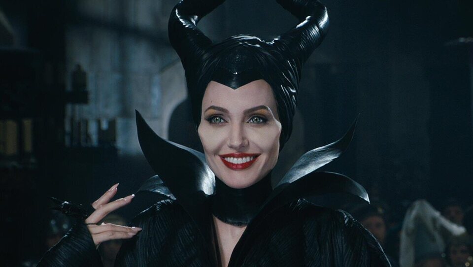 'Maléfica' (2014) versiona el clásico de 'La bella durmiente'