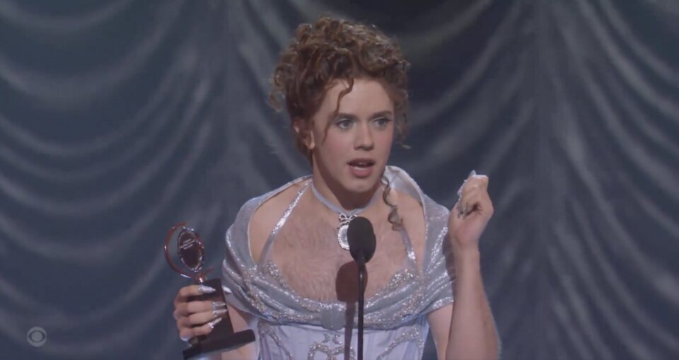 Cole Escola, ganadore del Tony 2025 a Mejor Actor Protagonista por 'Oh, Mary!'