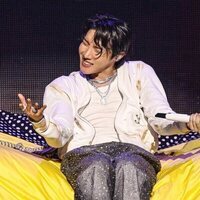 j-hope Tour 'HOPe on THE STAGE' in JAPAN: LIVE VIEWING