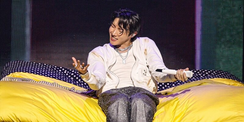 j-hope Tour 'HOPe on THE STAGE' in JAPAN: LIVE VIEWING