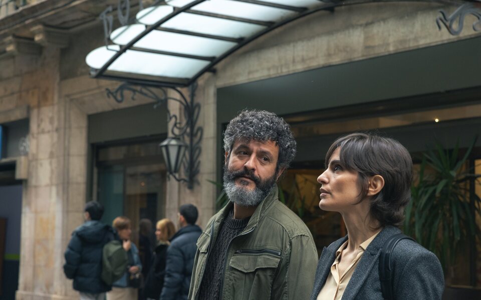 Isak Férriz y Verónica Echegui protagonizan 'Ciudad de sombras'