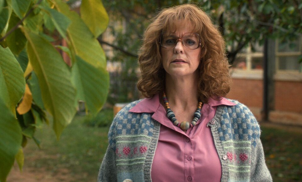 'Stranger Things':  La Srta. Harris está interpretada por una profesora del instituto de los Hermanos Duffer