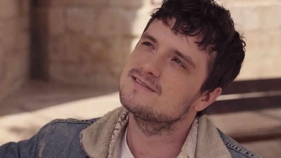 Josh Hutcherson en su cameo en 'Paquita Salas'