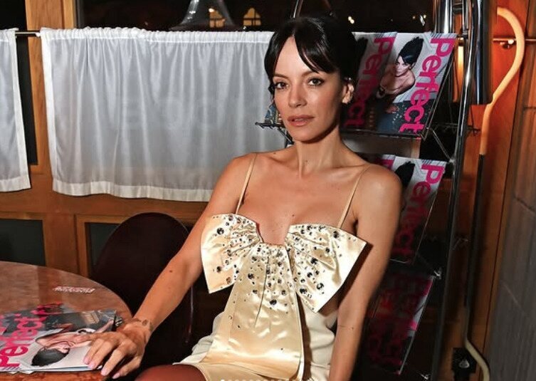 ‘West End Girl’ obtuvo una gran acogida entre la crítica y los fans de la cantante 