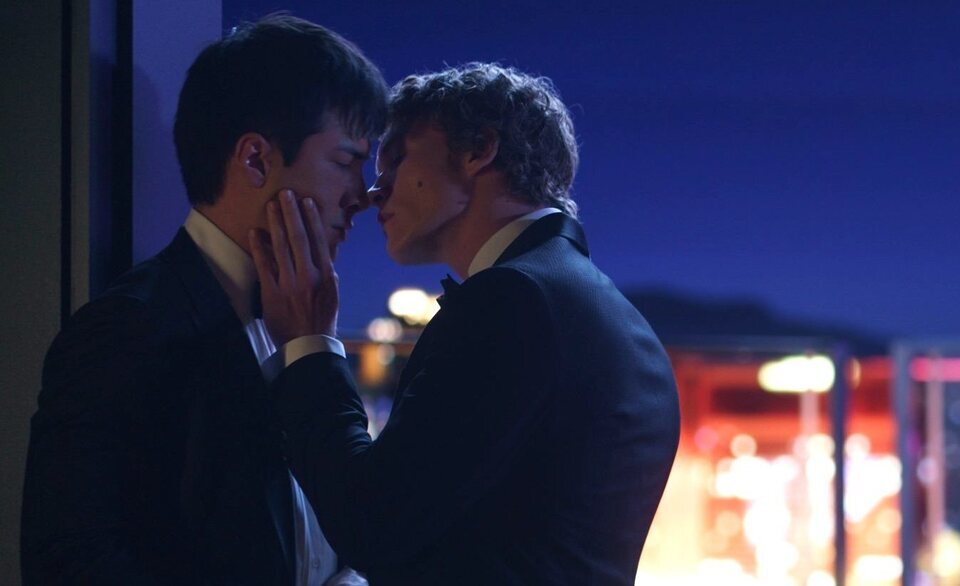 Hudson Williams y Connor Storrie