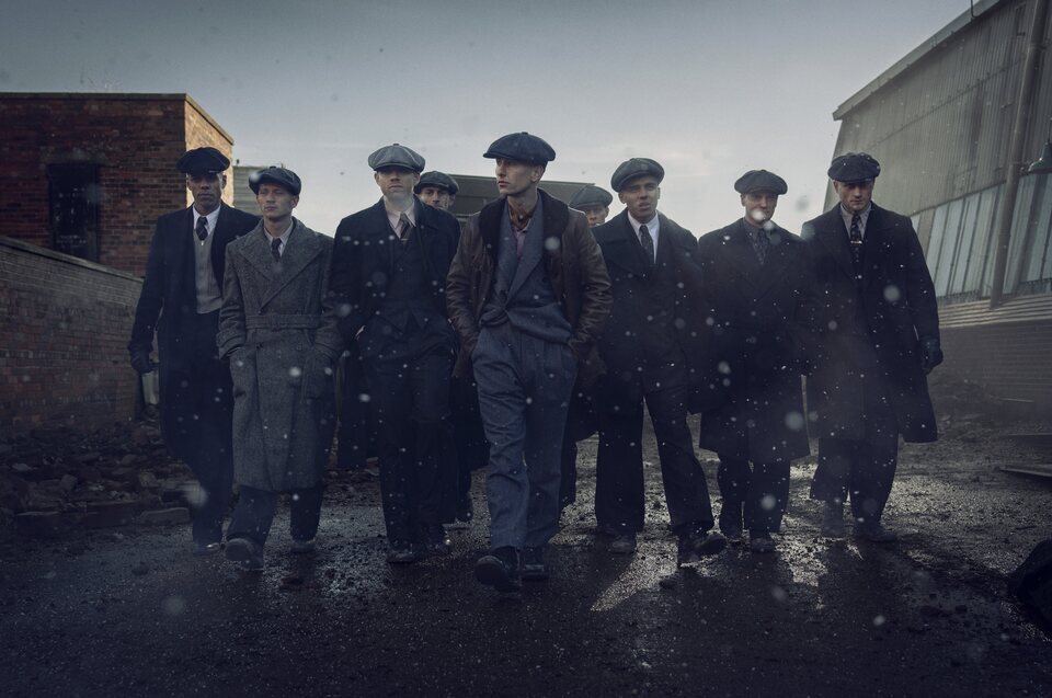 El primer tr&aacute;iler de 'Peaky Blinders: El hombre inmortal' trae a Tommy Shelby de vuelta a Birmingham