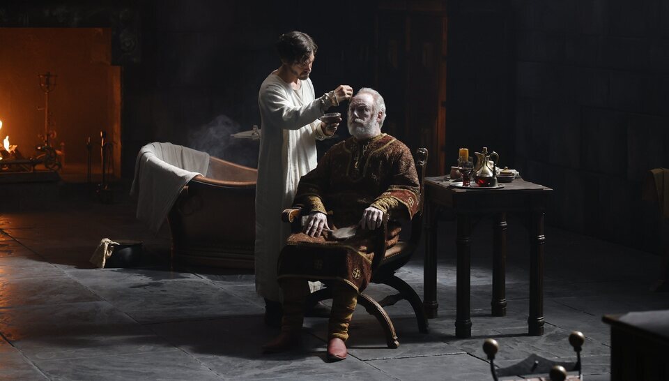 Tom Payne y Liam Cunningham