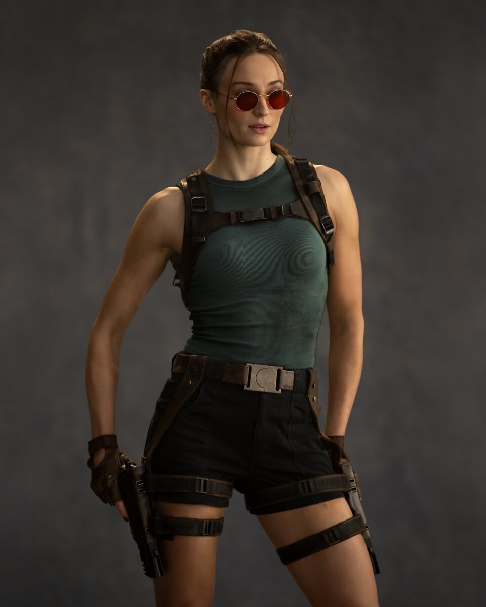 Sophie Turner como Lara Croft