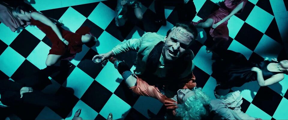 Christian Bale y Jessie Buckley en '&iexcl;La novia!'