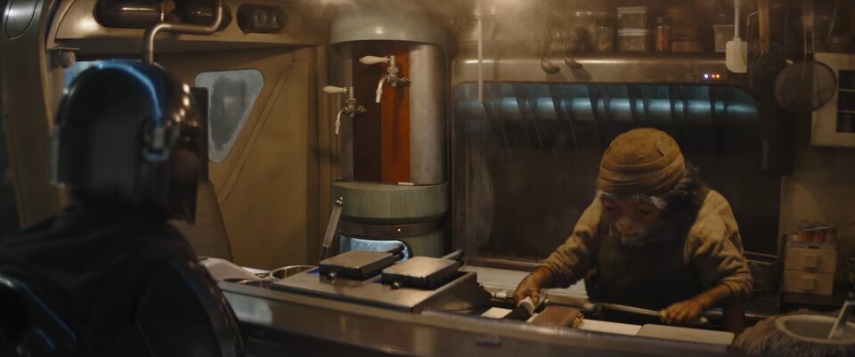 Martin Scorsese y Pedro Pascal en 'The Mandalorian and Grogu'