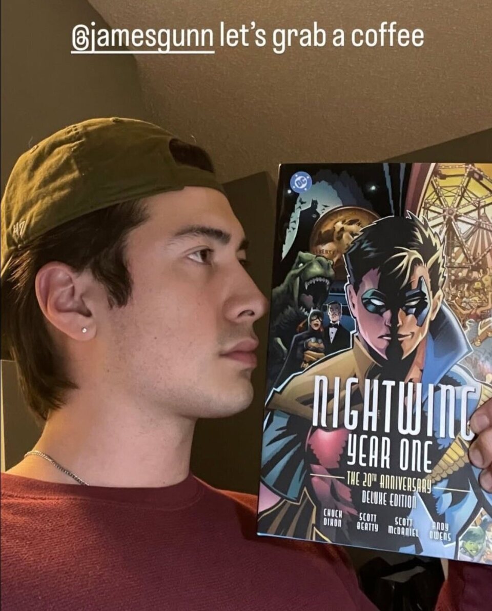 Hudson Williams invita a un caf&eacute; a James Gunn para hablar de Nightwing