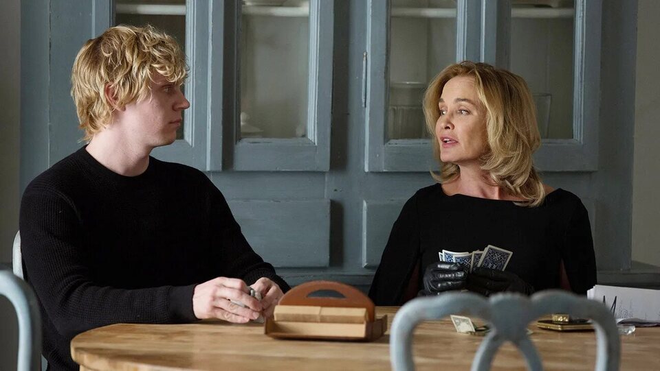 Evan Peters y Jessica Lange vuelven a la temporada 13 de 'AHS'