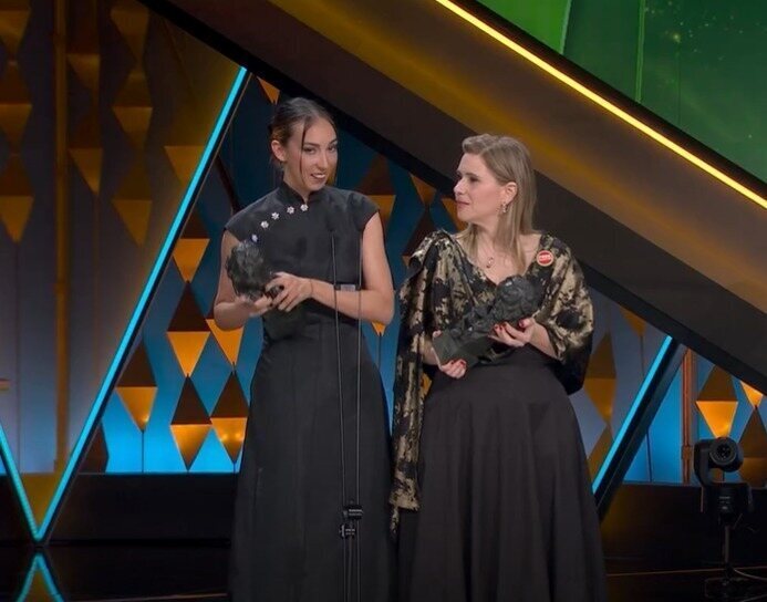 Yasmina Praderas y Laia Casanovas con el Goya a mejor sonido por 'Sir&acirc;t'