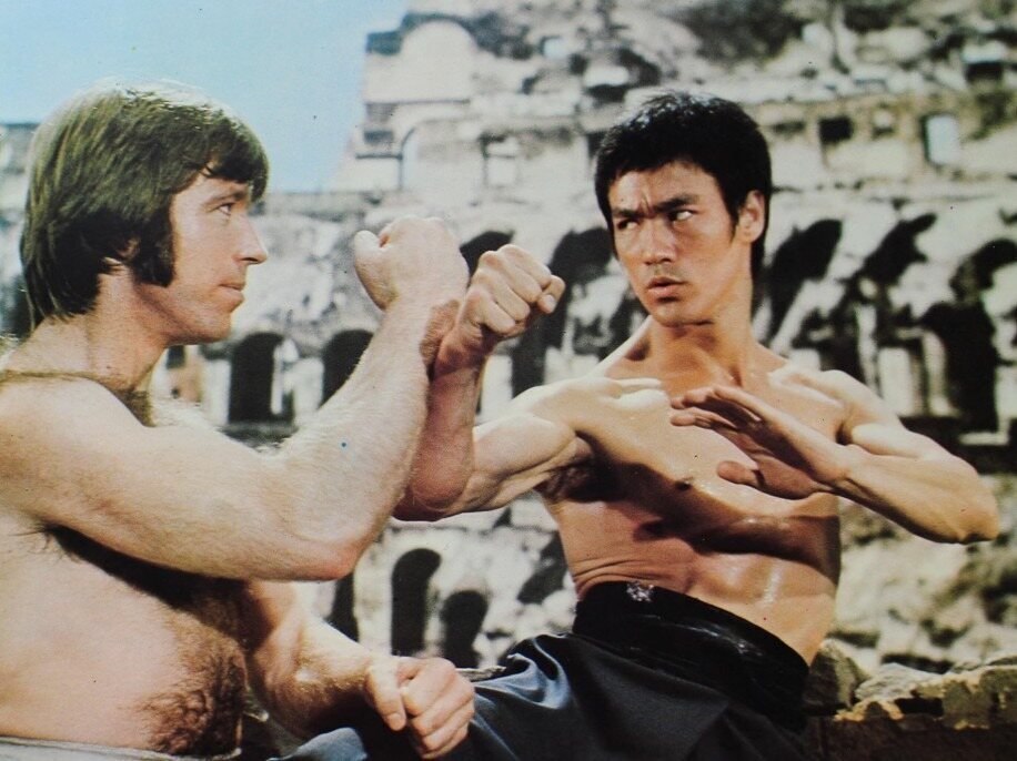 Chuck Norris y Bruce Lee en 'El furor del drag&oacute;n'