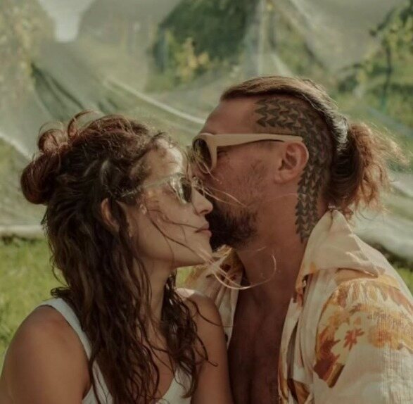 La relaci&oacute;n entre Momoa y Arjona se hizo p&uacute;blica en 2024 