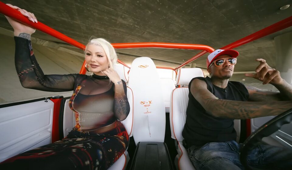 Amber Rose y Nick Cannon, de charla casual en descapotable