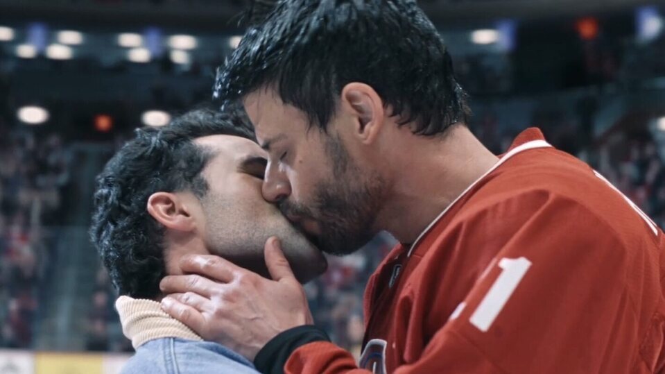 El beso de Scott y Kipp en 'Heated Rivalry'