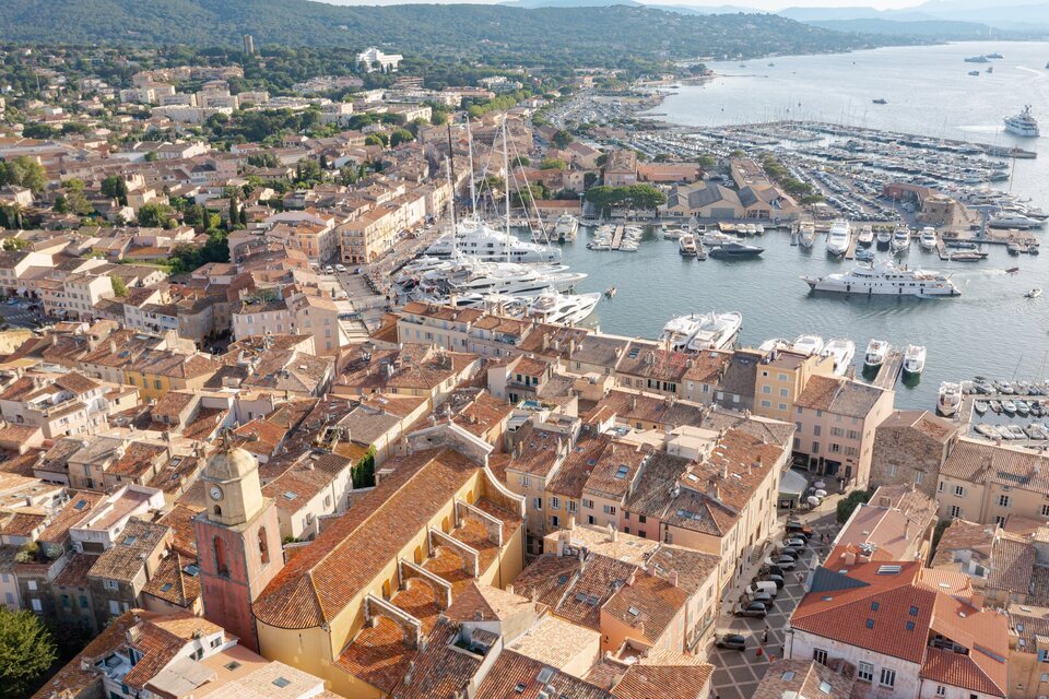 Ch&acirc;teau de La Messardi&egrave;re ser&aacute; el escenario principal de esta temporada, un hotel de cinco estrellas situado en Saint-Tropez.