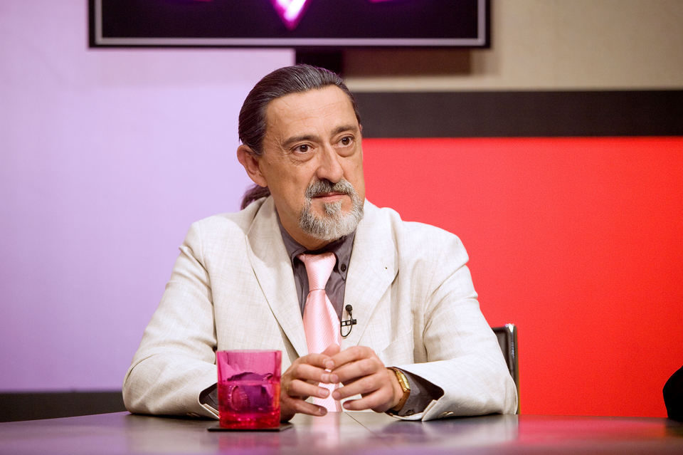 No lo llames amor... llámalo X