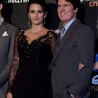 Penélope Cruz y Rob Marshall en la premiére madrileña de 'En mareas misteriosas'