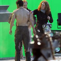 Maquillaje prepara a Henry Cavill para su nueva escena