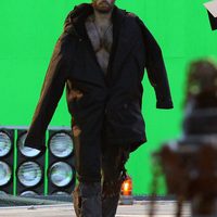 Henry Cavill se tapa en el set de lo nuevo de Zack Snyder