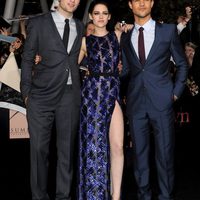 Robert Pattinson, Kristen Stewart y Taylor Lautner posan en la premiére de 'Amanecer: Parte 1'