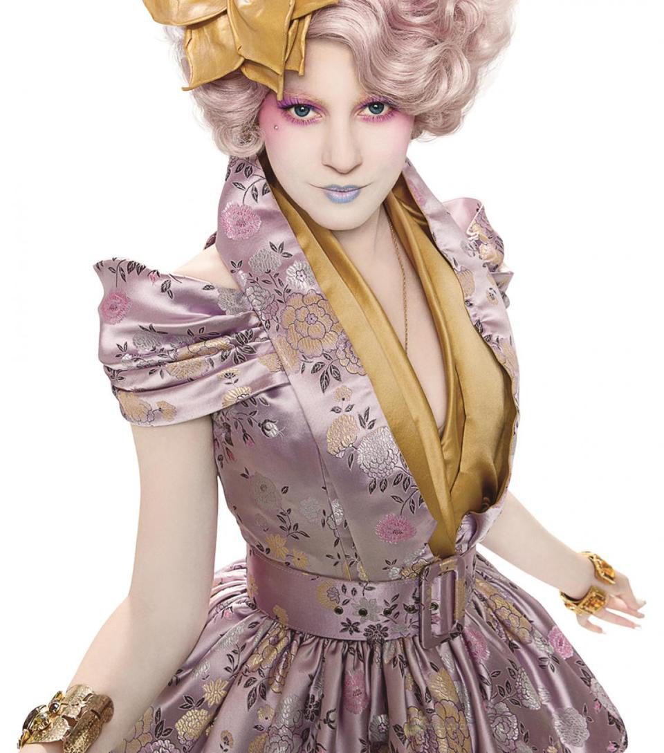 Elizabeth Banks como Effie Trinket en 'Los Juegos del Hambre'