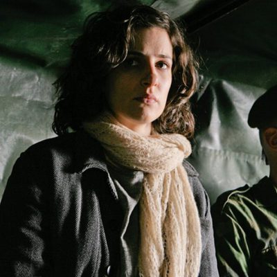 En tierra de sangre y miel