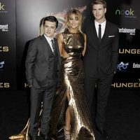 Josh Hutcherson, Jennifer Lawrence y Liam Hemsworth en la premiére mundial de 'Los Juegos del Hambre'