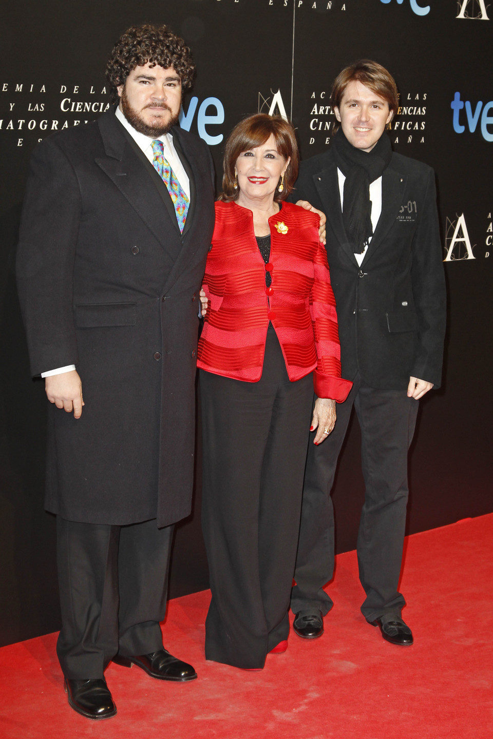 Concha Velasco con sus hijos en la cena de nominados a los Goya 2013