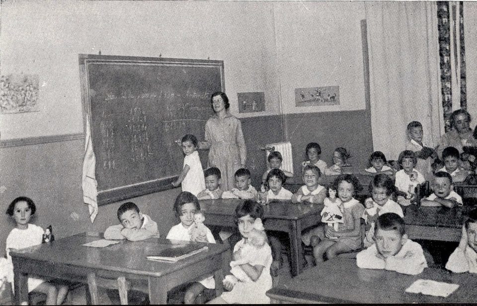 Las maestras de la República