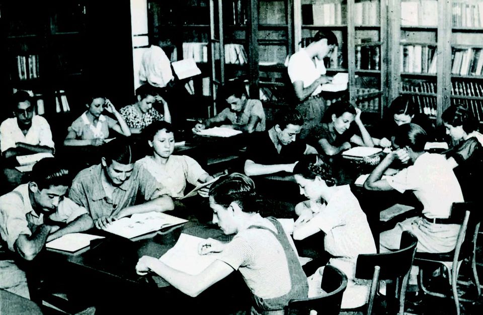 Las maestras de la República
