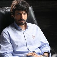 Los tontos y los estúpidos