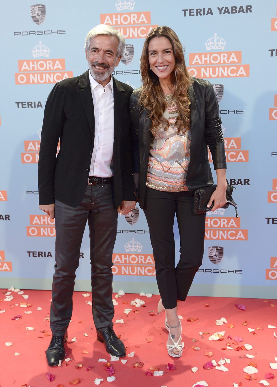 Imanol Arias e Irene Meritxell en la premiere de 'Ahora o nunca'