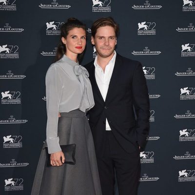 Daniel Brühl y Felicitas Rombold en la 72ª edición del Festival de Venecia