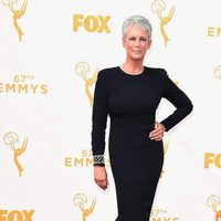 Jaime Lee Curtis en la alfombra roja de los Premios Emmy 2015